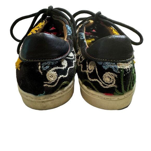 Suzani Women's Embroidered Floral Geometric Design Sneakers Size 37 (6.5-7) - Picture 5 of 7
